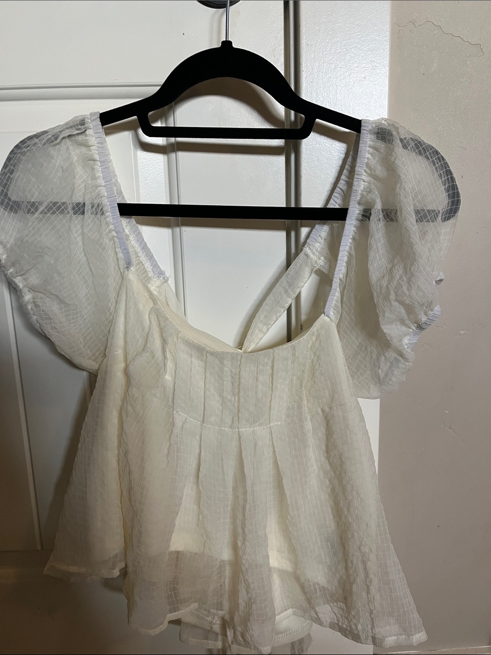 Women's Cream Puff-Sleeve Peplum Blouse -